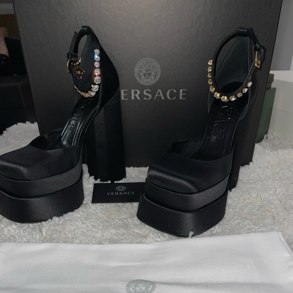 Versace Medusa Aevitas Platform Pumps Sz. 37 - Picture 17 of 17